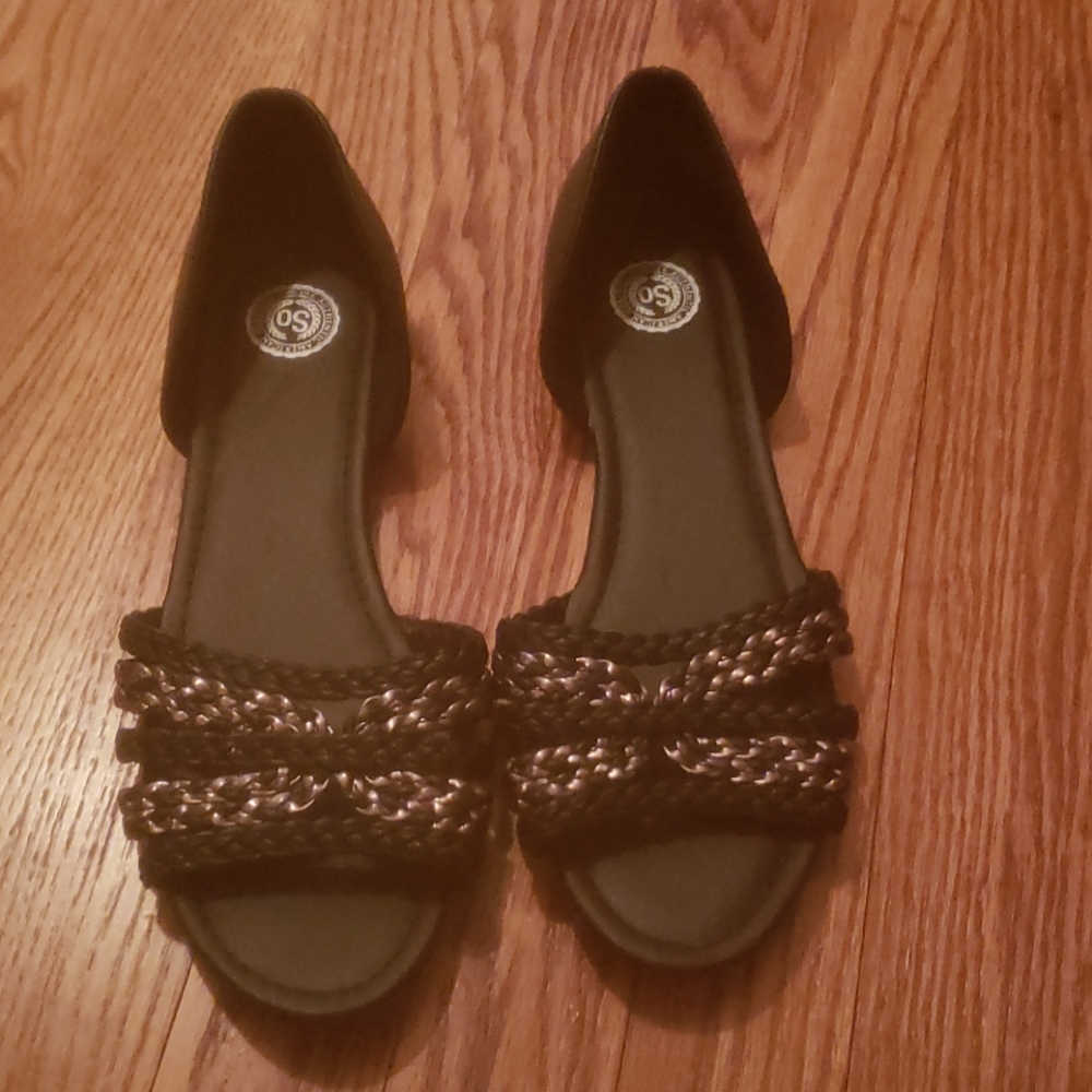 Size 9.5 sandles